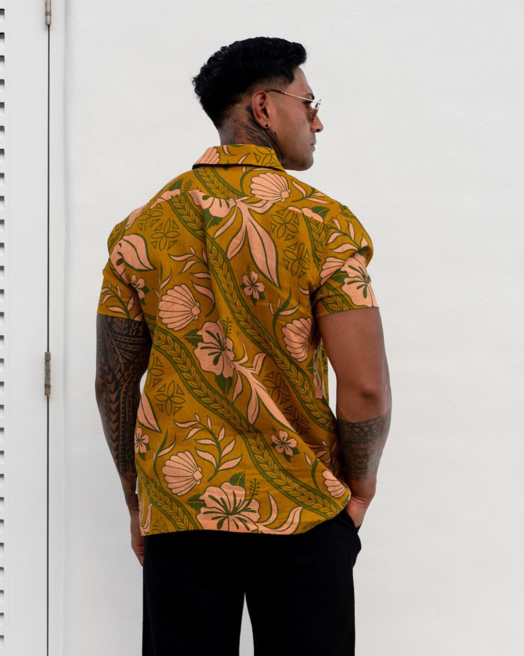 Kanoa Mens Short Sleeve Shirt - Island Vines Gold