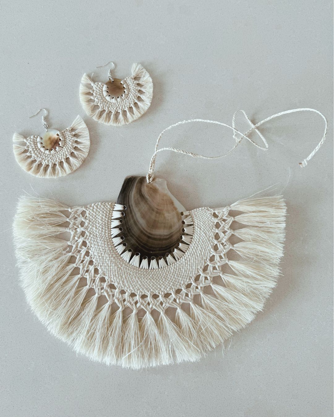 Cook Islands Handmade Rito Earring & Necklace Set In Natural